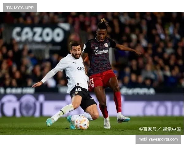 拜仁边后卫内收战术，形成中场+1压制对手10号位接球空间